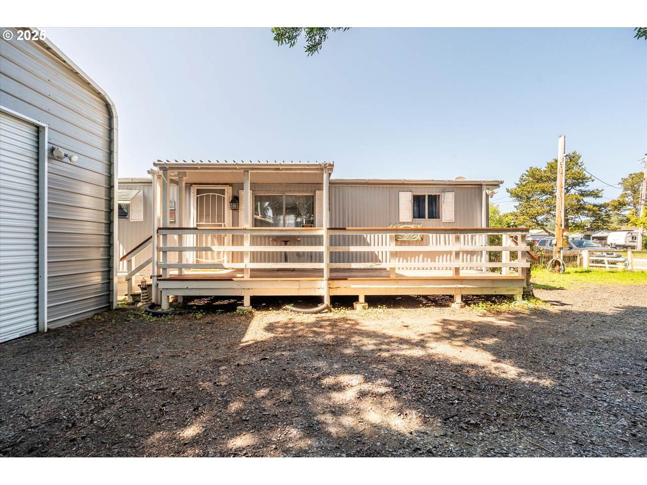 125 4TH St - Photo 1