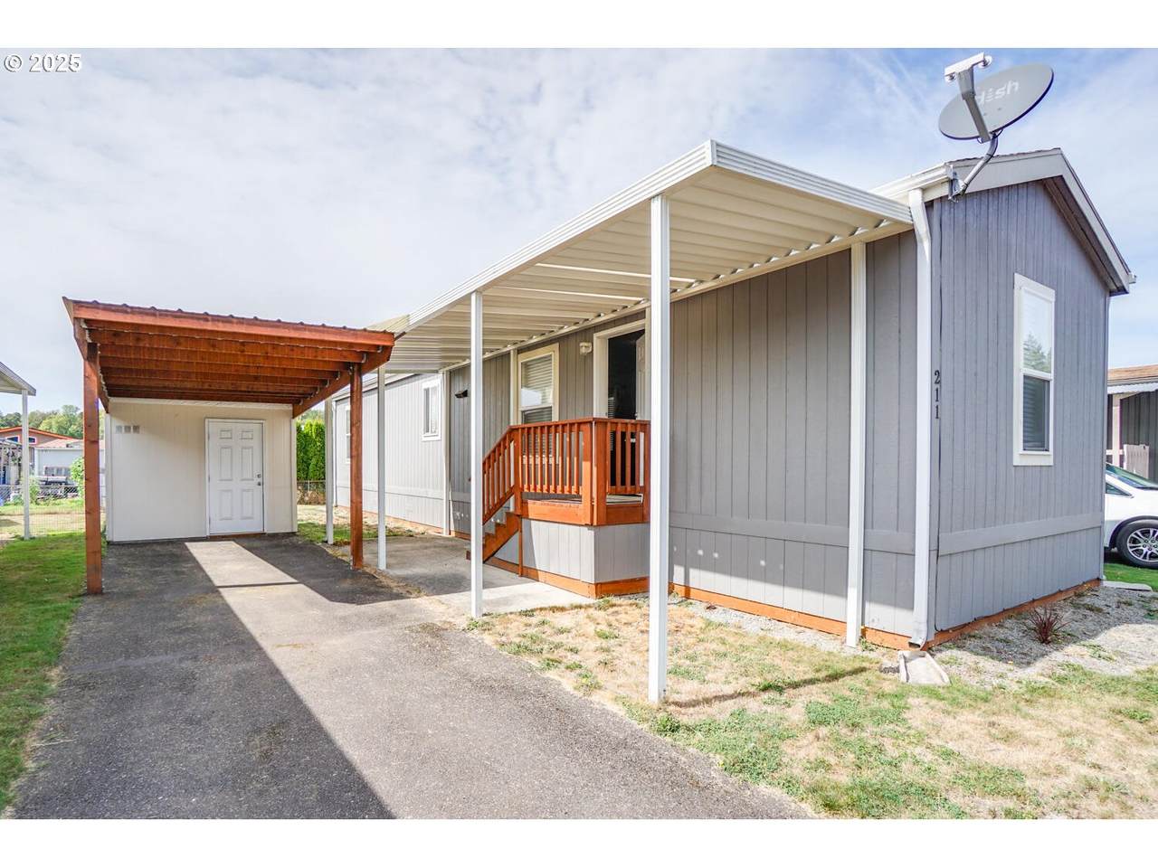 300 7TH Ave - Photo 1