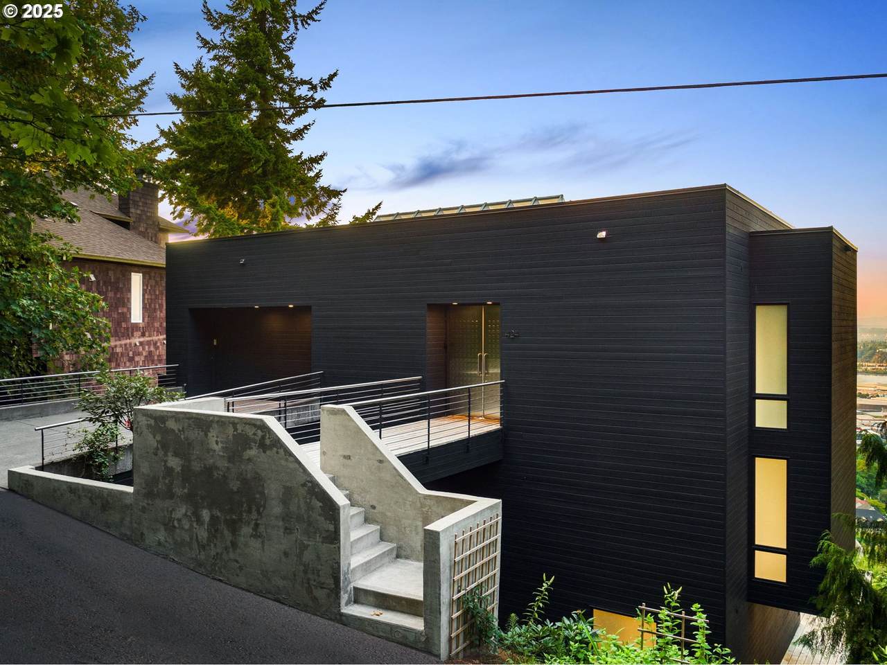 424 Macleay Blvd - Photo 1