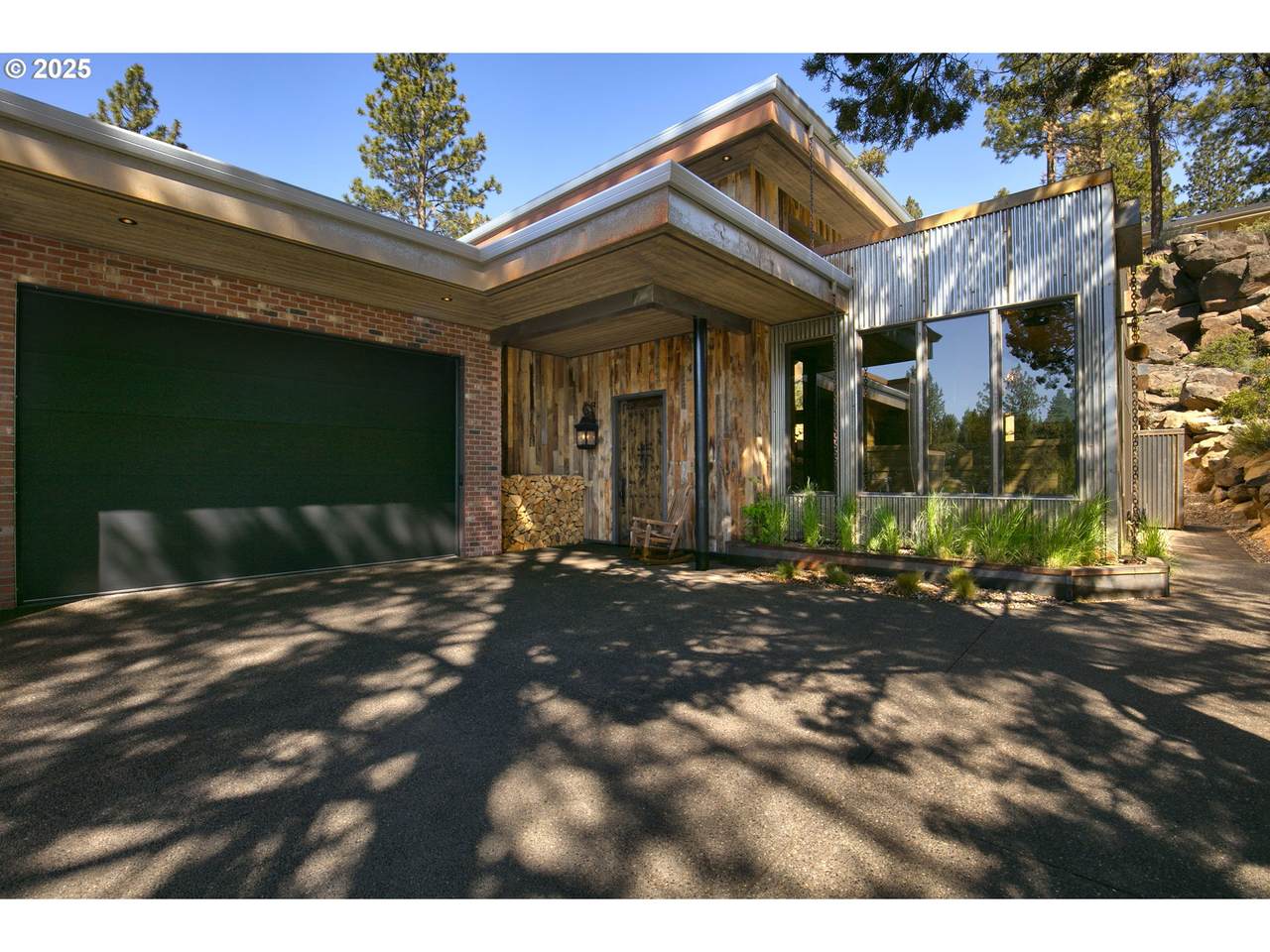 https://bt-photos.global.ssl.fastly.net/portland/1280_boomver_1_102641080-2.jpg