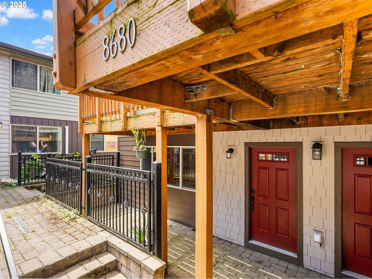 8680 Willamette Blvd - Photo 1