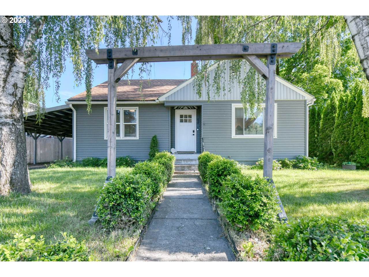 424 Darwin St - Photo 1