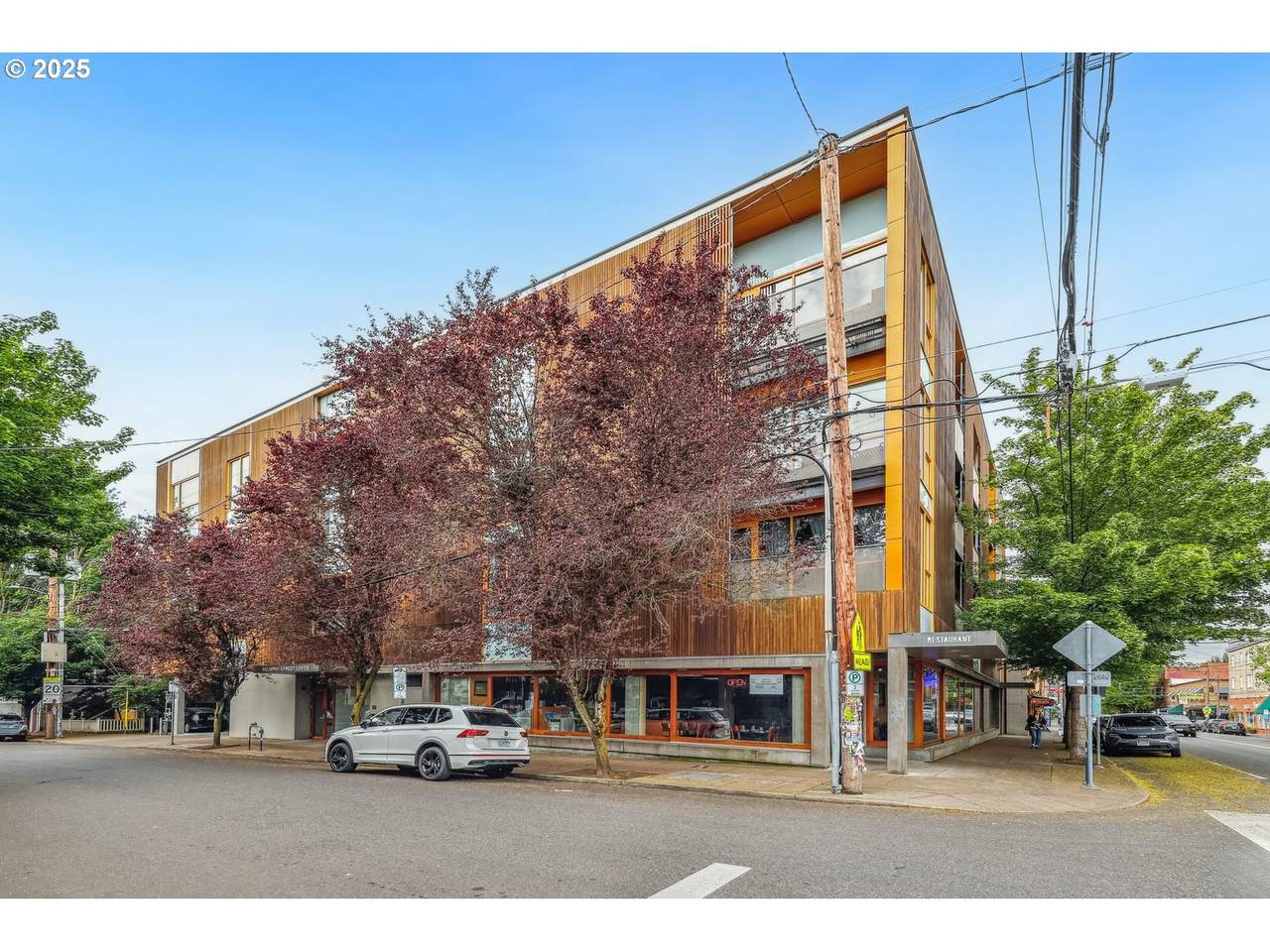 915 35TH Ave - Photo 1