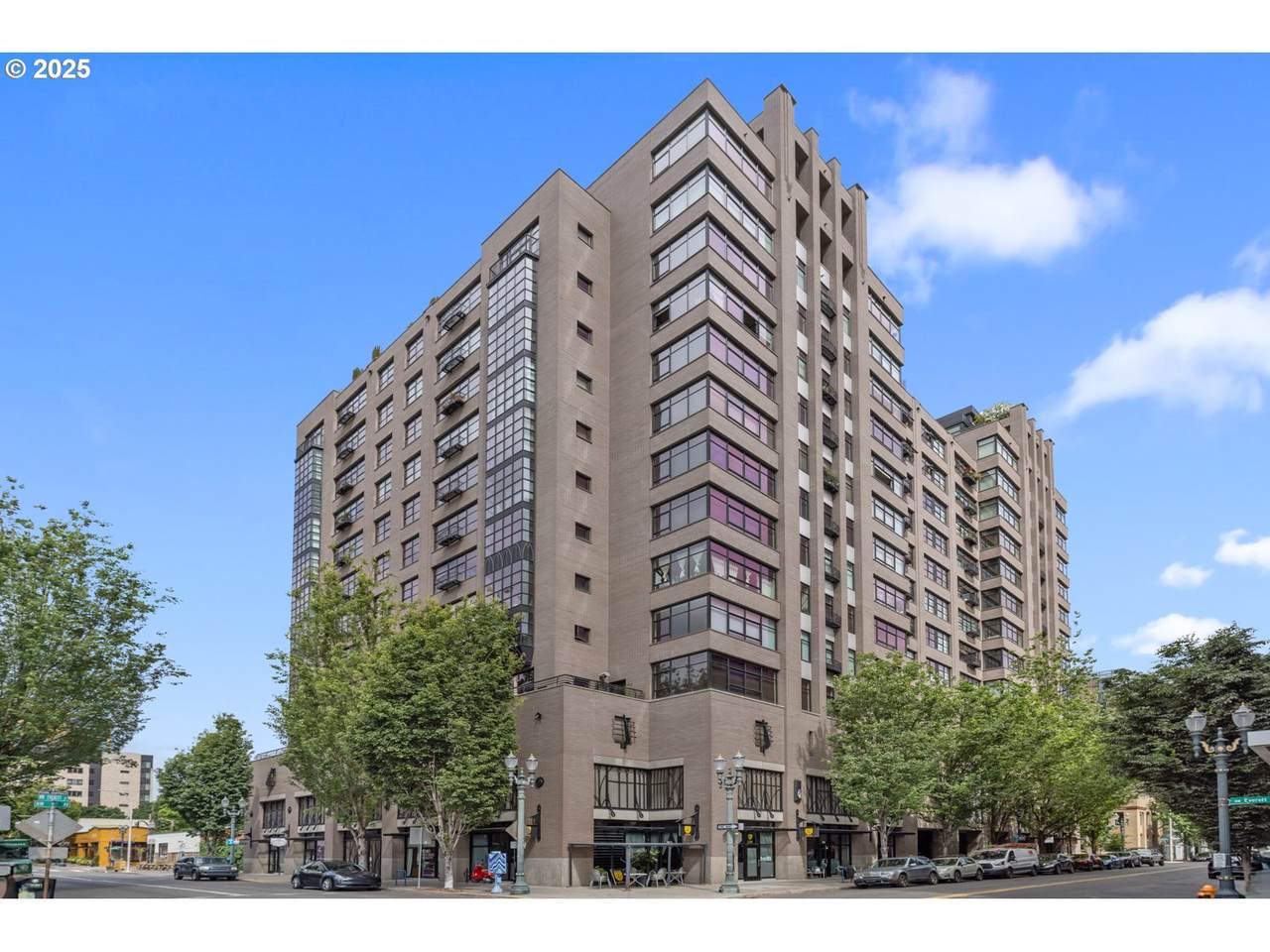 333 9TH Ave - Photo 1