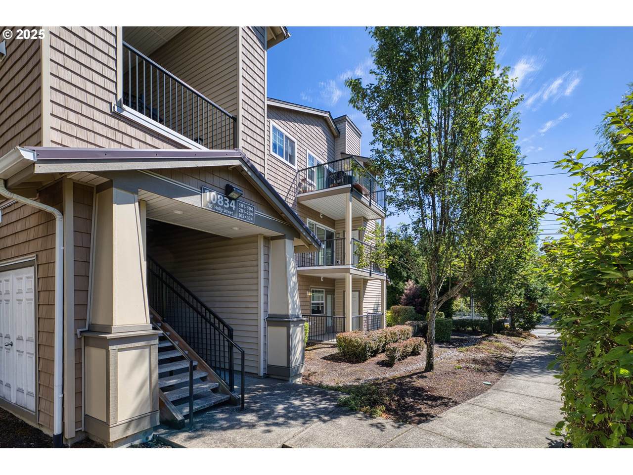 10834 Holly St - Photo 1