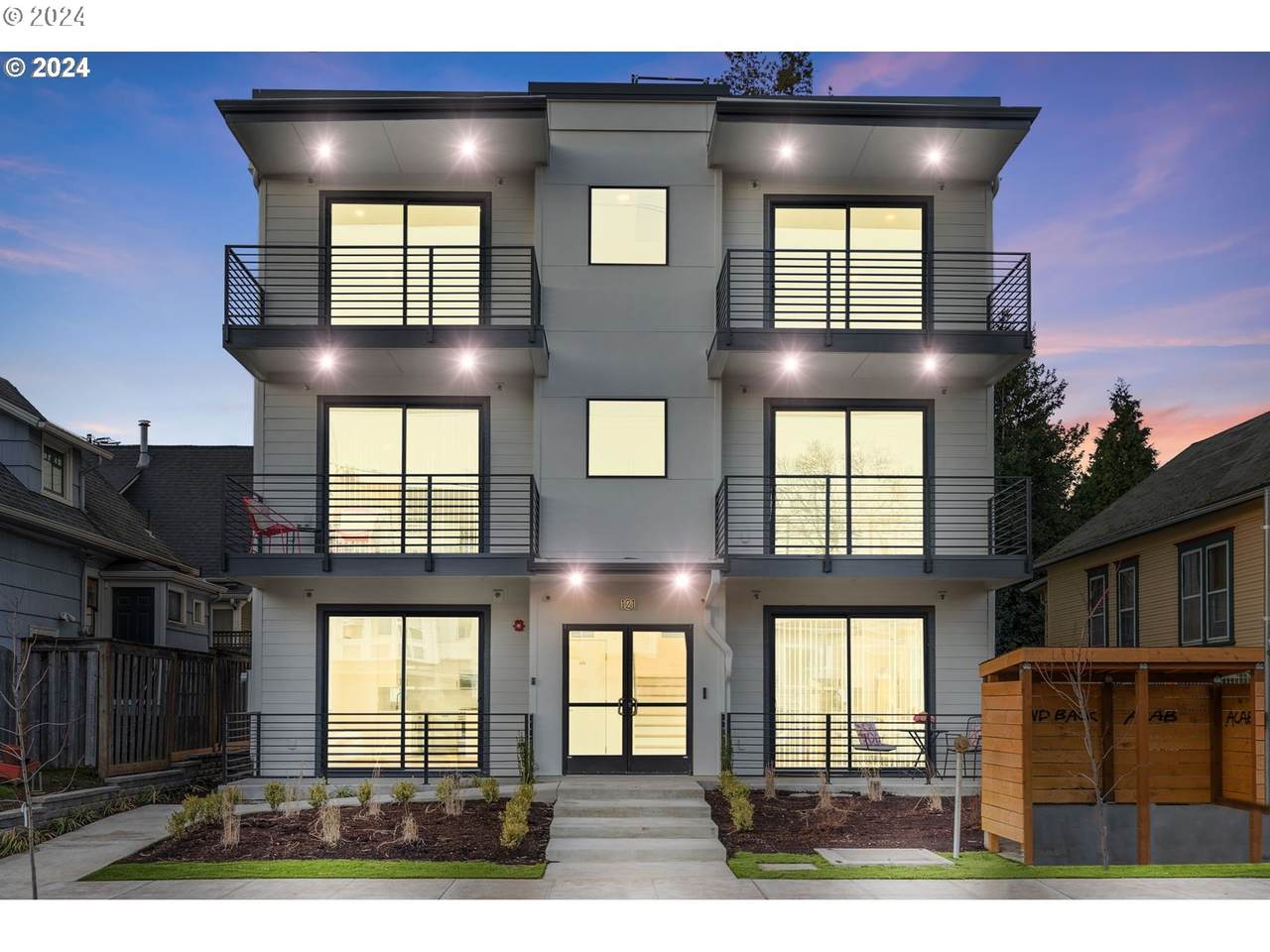 121 Going St - Photo 1