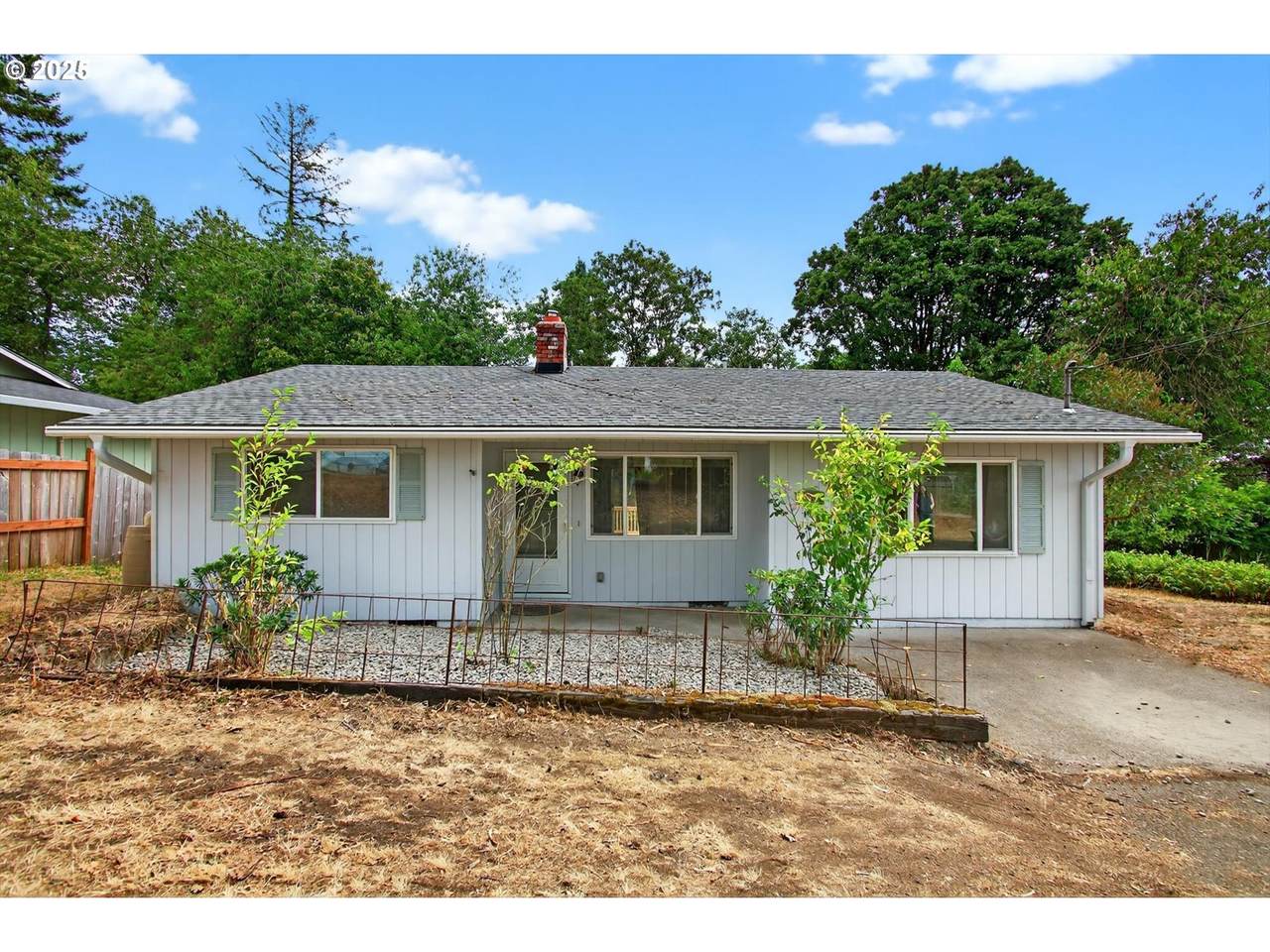 404 8TH St - Photo 1