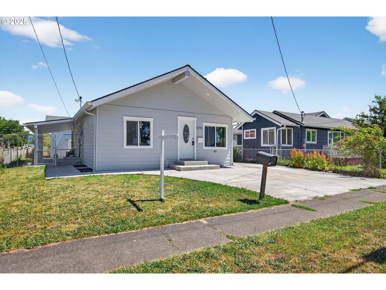 970 9TH Ave - Photo 1