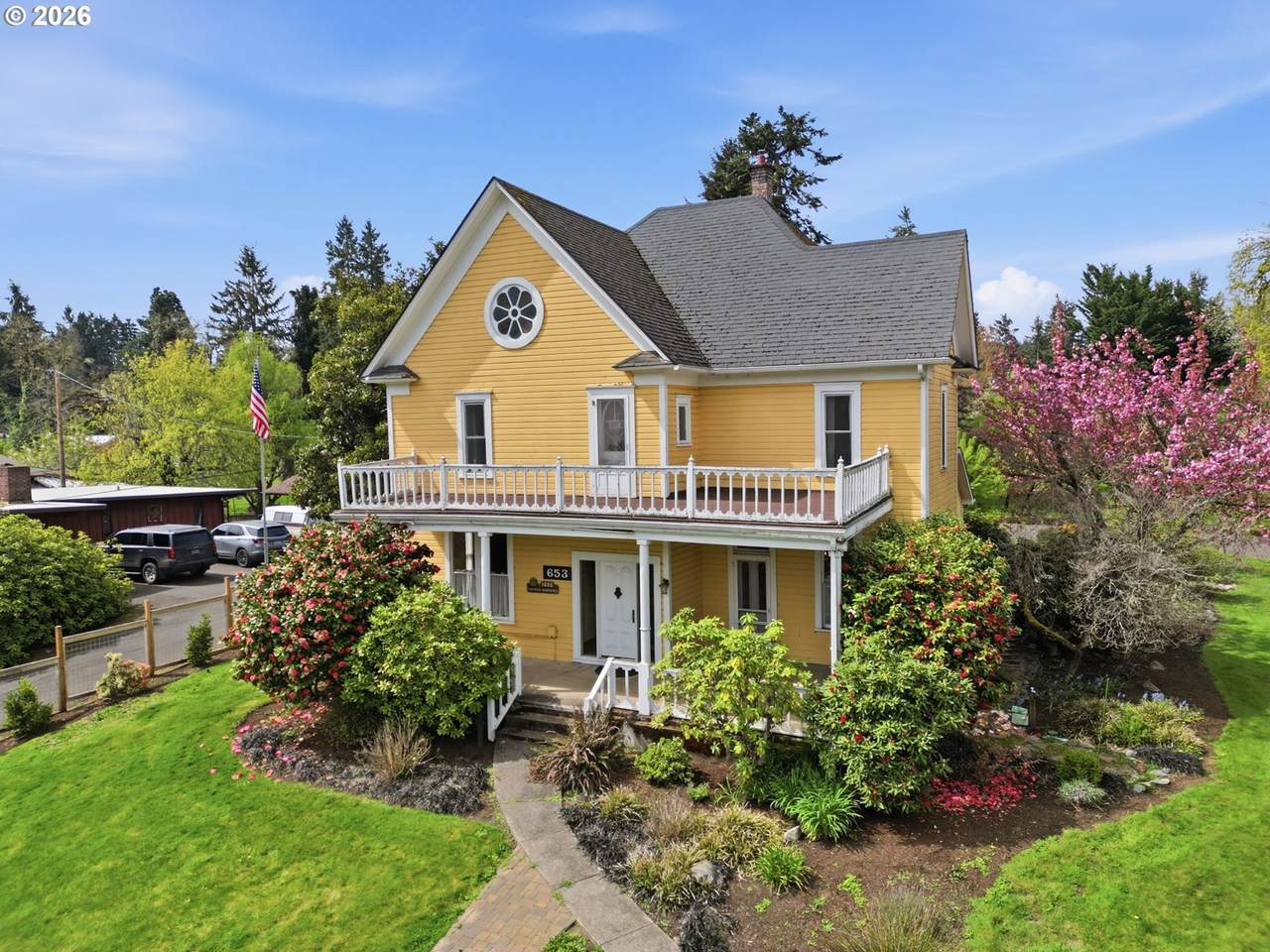 653 River Rd - Photo 1