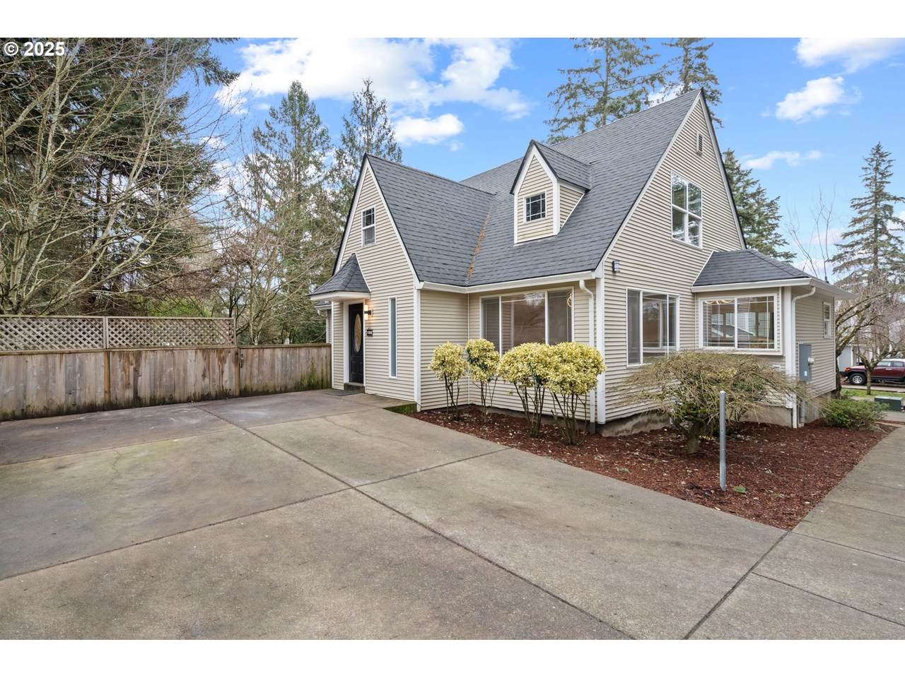 13332 Harold St - Photo 1