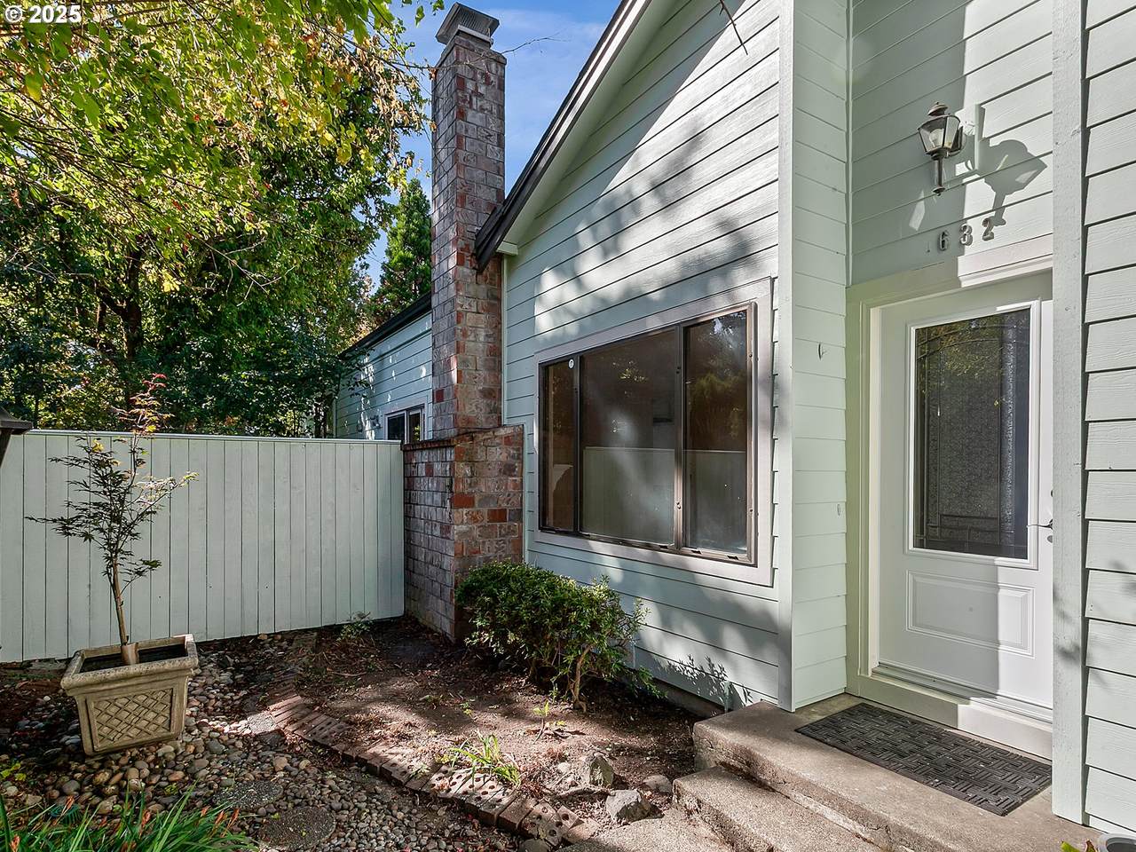 1632 143RD Ave - Photo 1