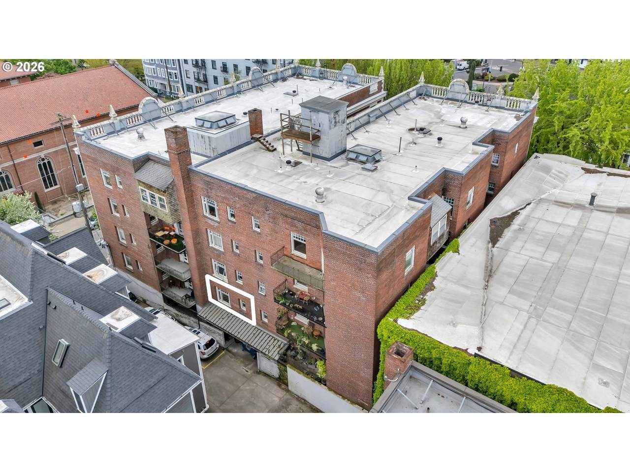 1811 Couch St - Photo 1