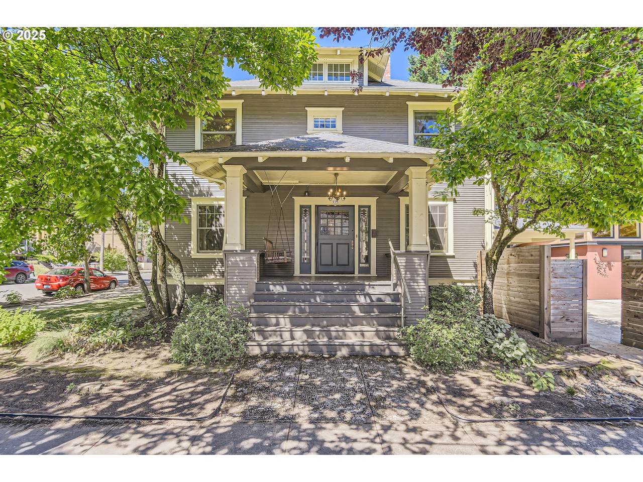 933 31ST Ave - Photo 1