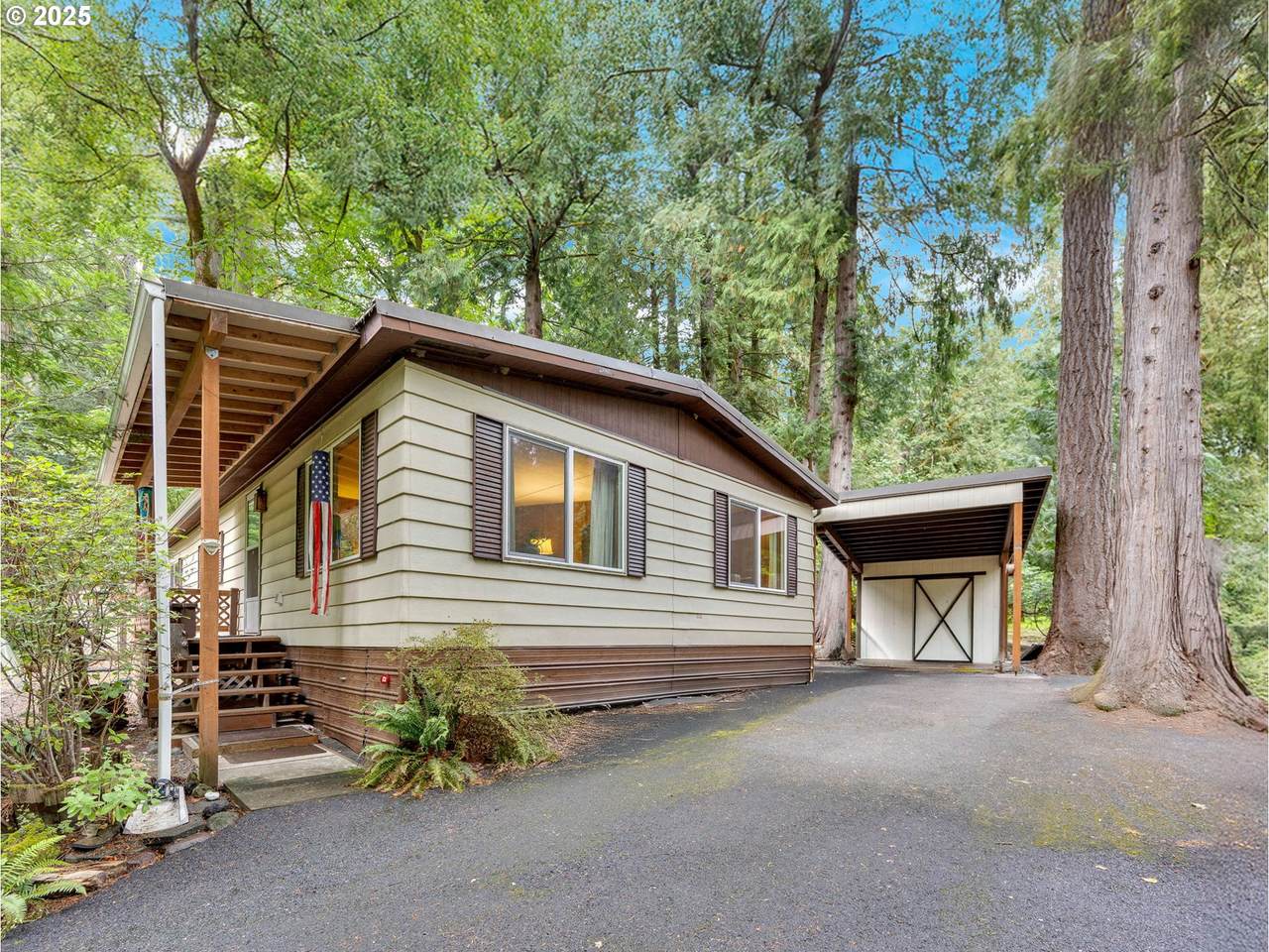 32700 Leewood Ln - Photo 1