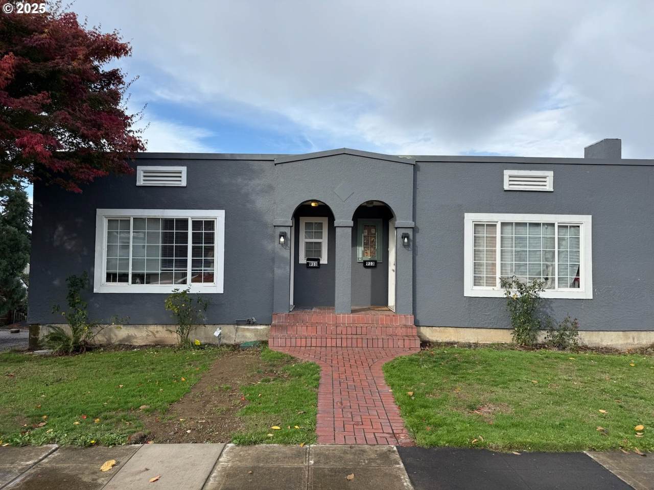 911 Jq Adams St - Photo 1