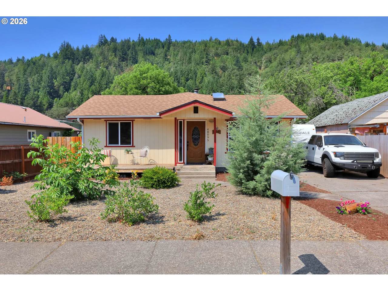 48095 Commercial St - Photo 1
