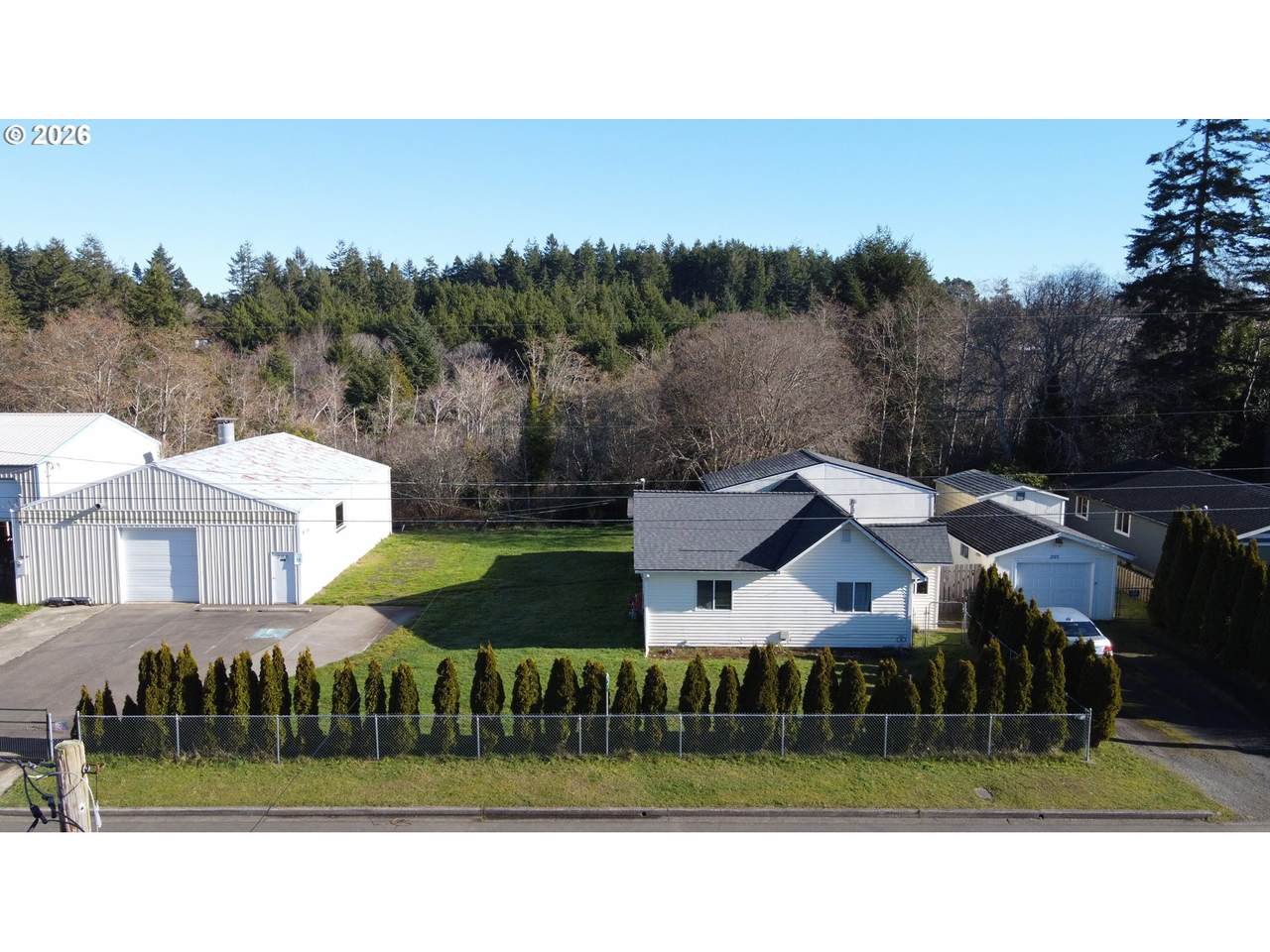 205 Schoneman Ave - Photo 1