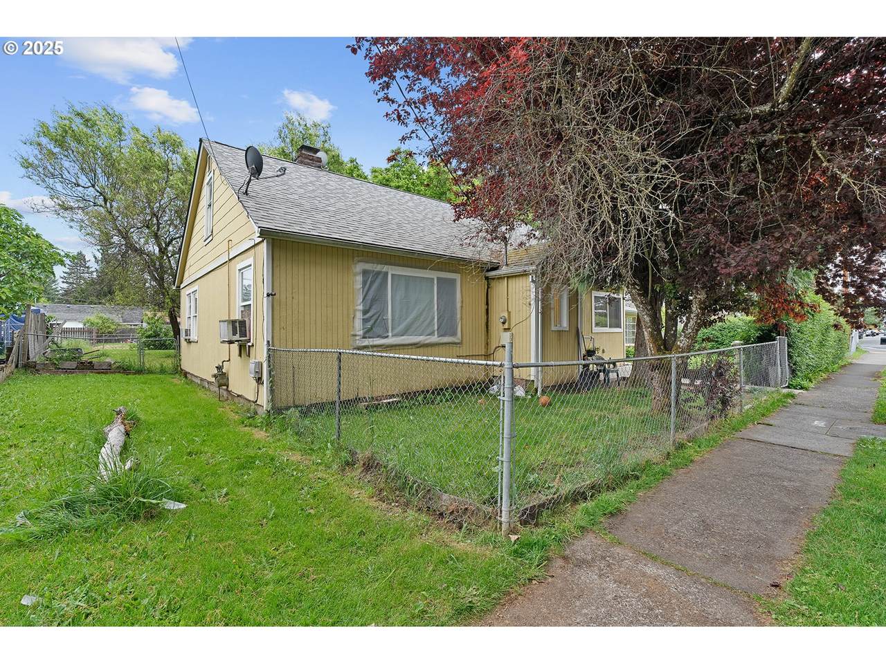 440 14TH Ave - Photo 1