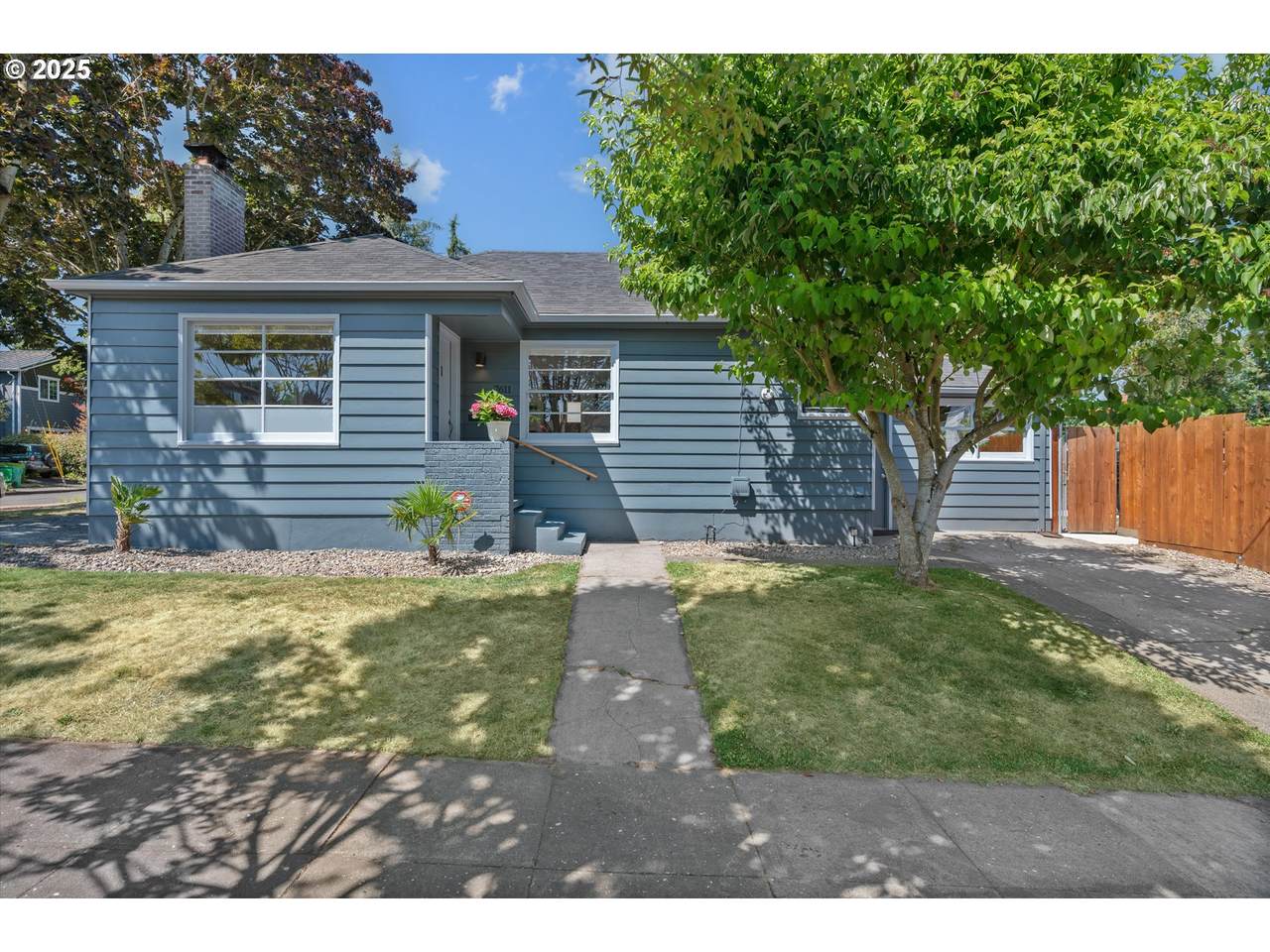7611 Mississippi Ave - Photo 1