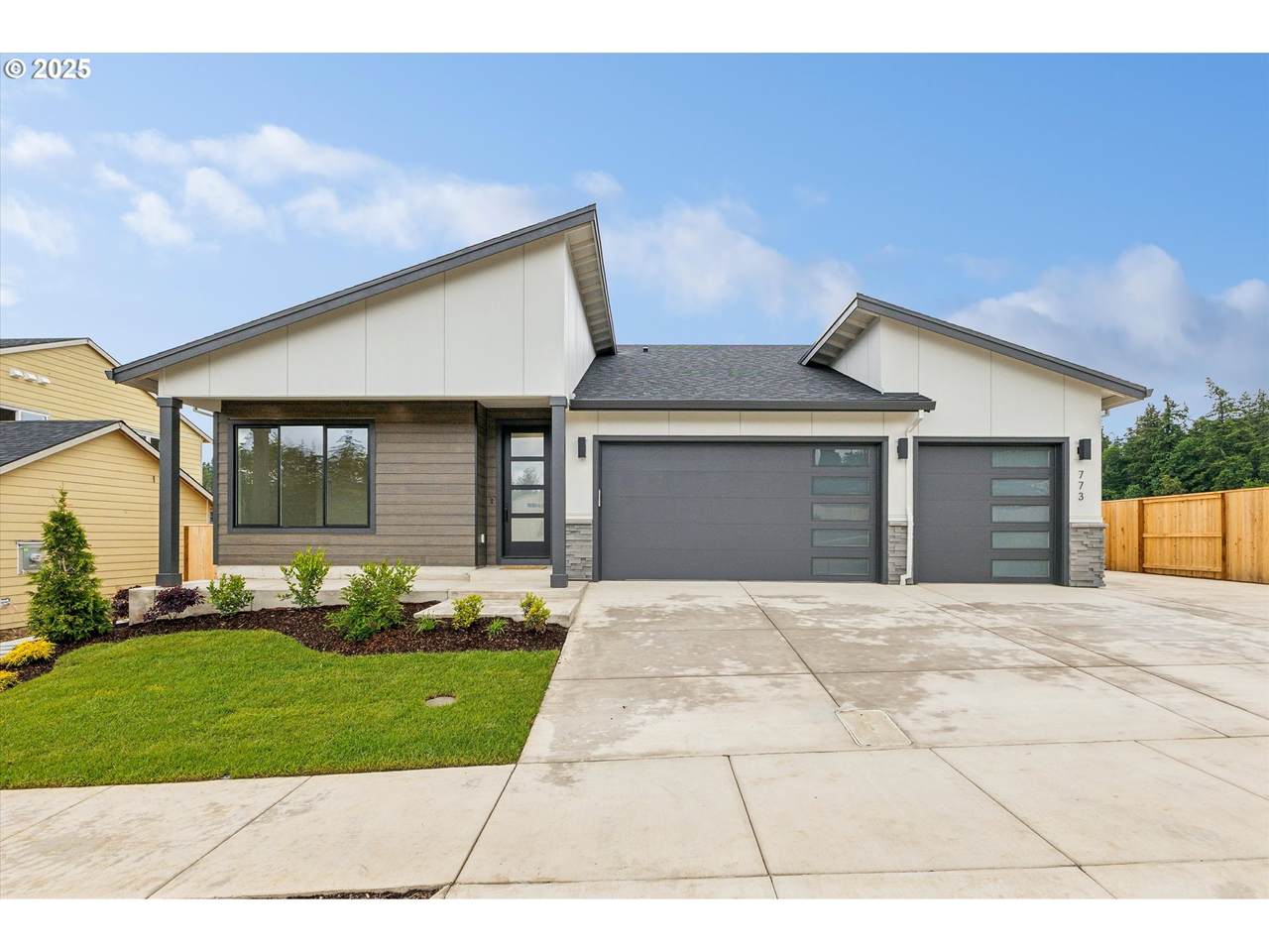 773 Riley Dr - Photo 1