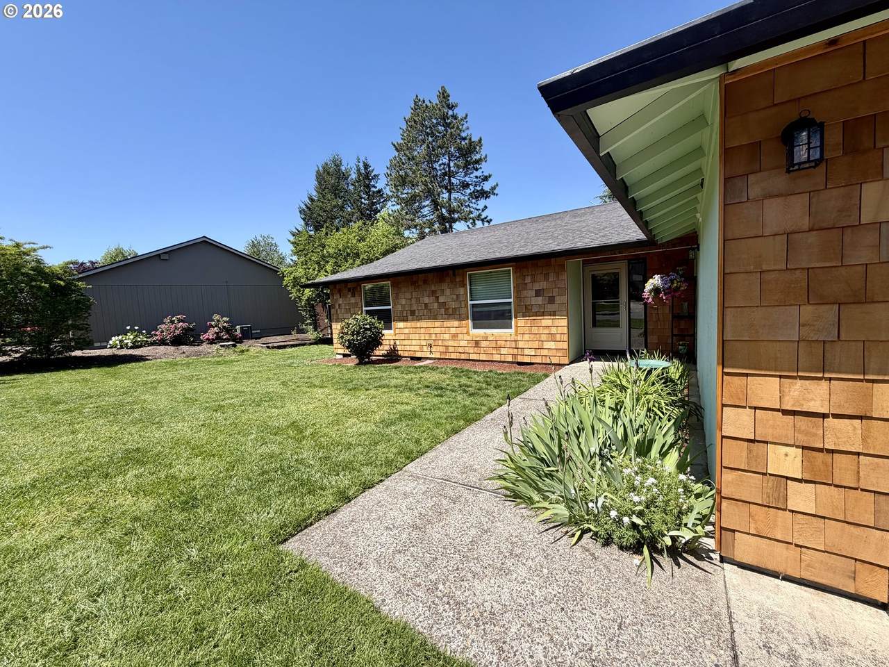 https://bt-photos.global.ssl.fastly.net/portland/1280_boomver_1_129087503-2.jpg