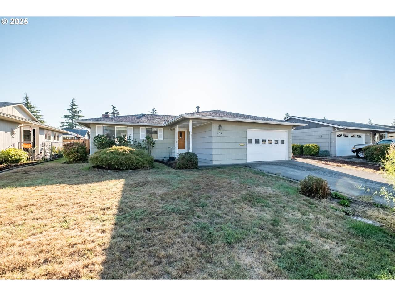 464 Clackamas Cir - Photo 1