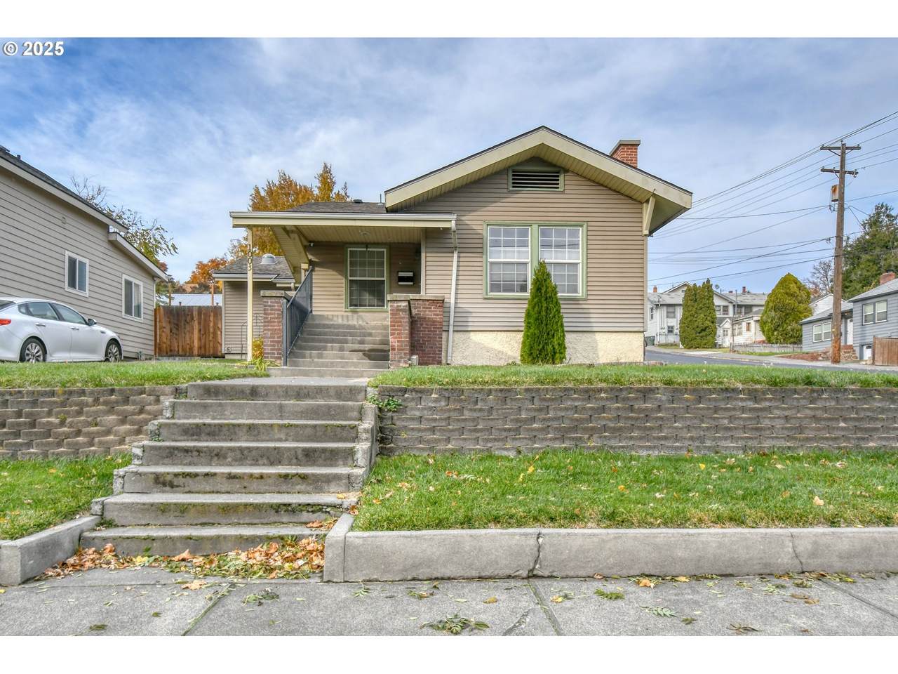 1003 Carden Ave - Photo 1