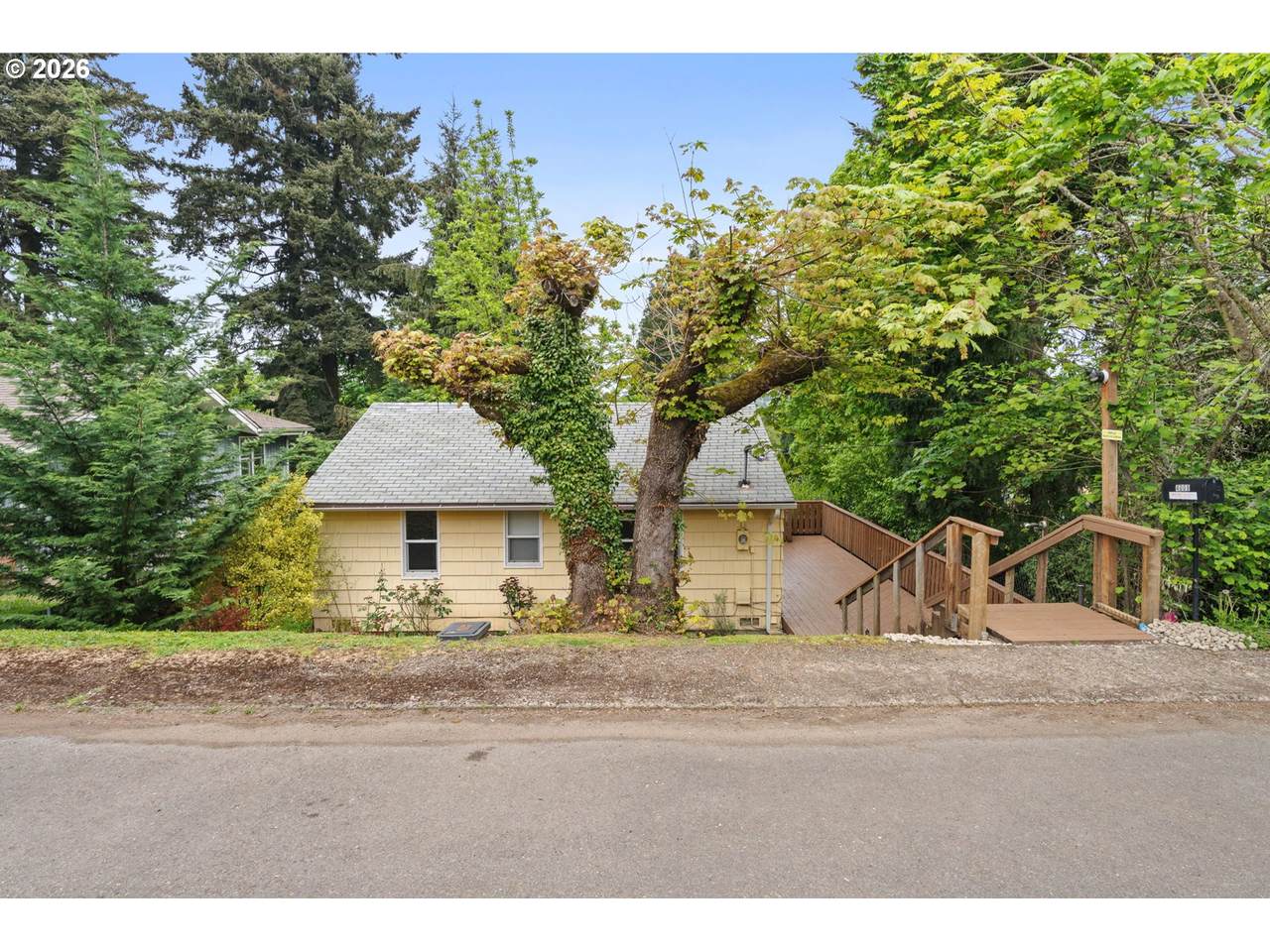 https://bt-photos.global.ssl.fastly.net/portland/1280_boomver_1_135402242-2.jpg