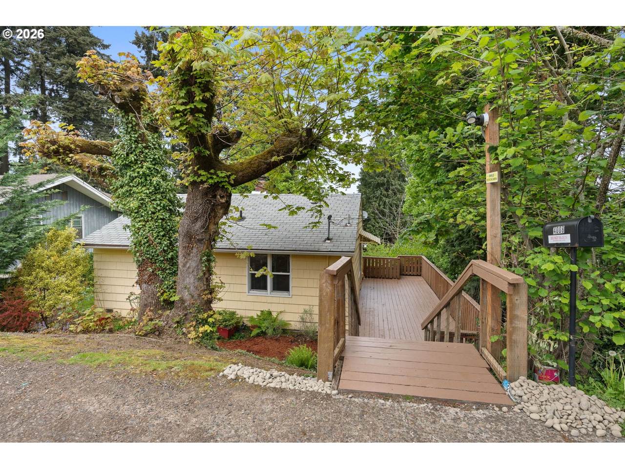 https://bt-photos.global.ssl.fastly.net/portland/1280_boomver_1_135402242-2.jpg