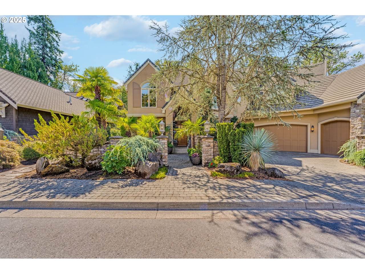 802 Brennan Ln - Photo 1