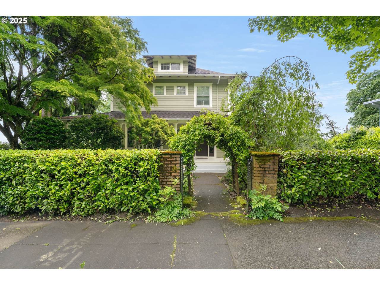 3906 Kelly Ave - Photo 1