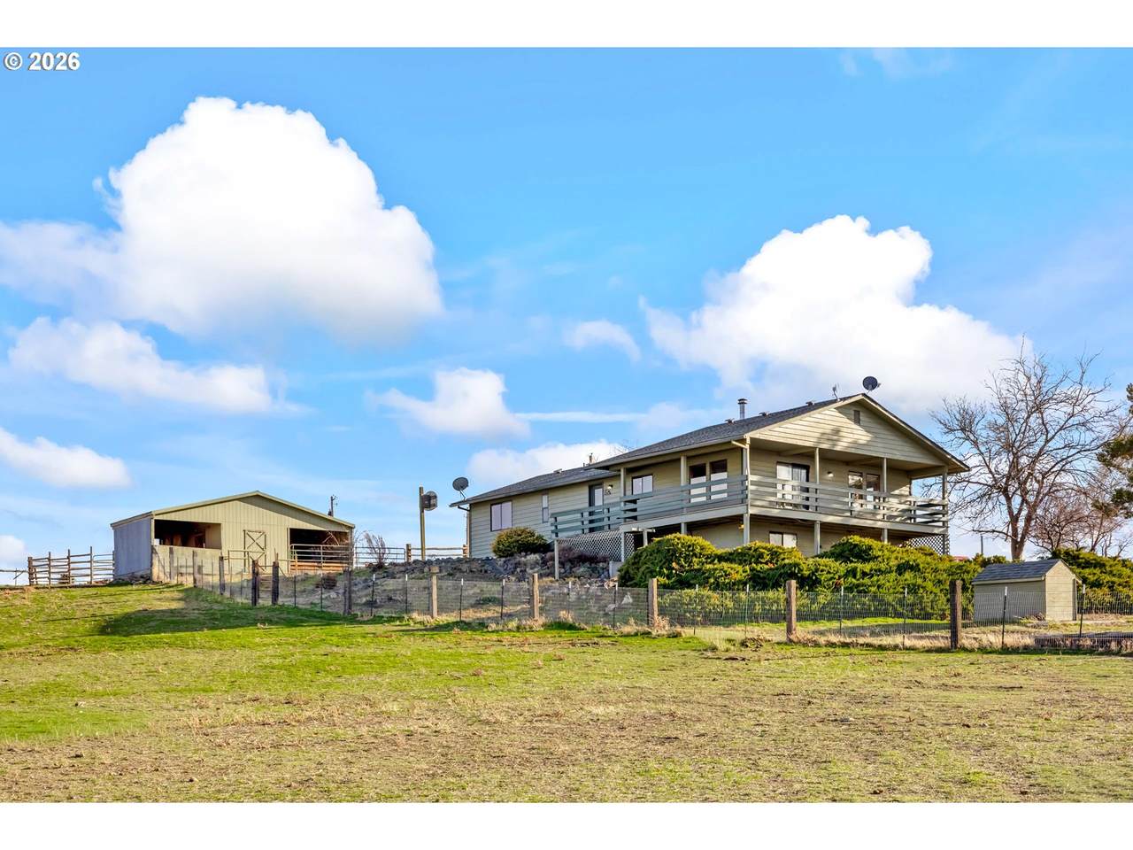 896 Dover Ln - Photo 1