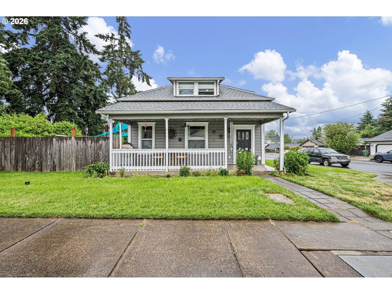 1905 6TH St - Photo 1