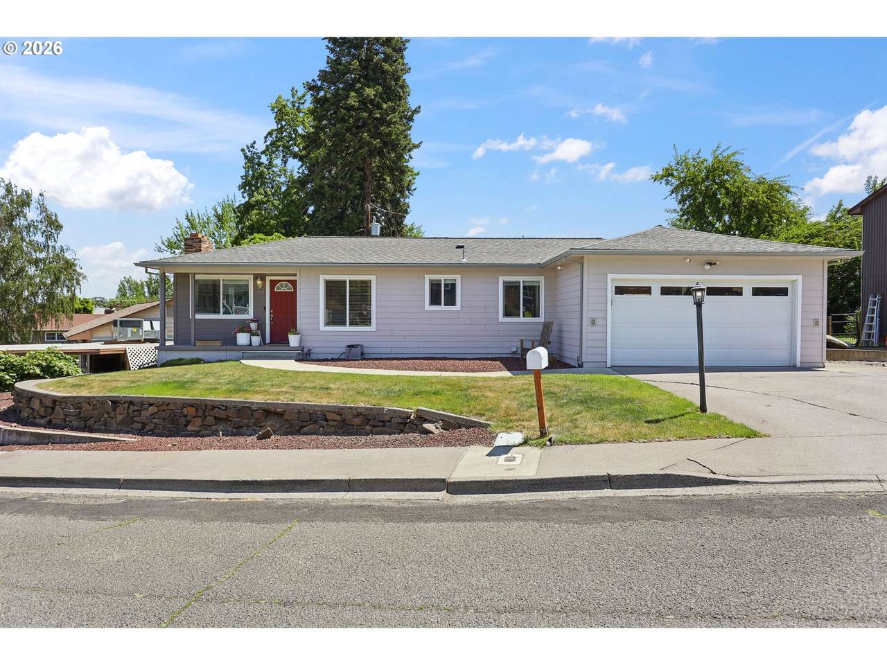 705 21ST Pl - Photo 1