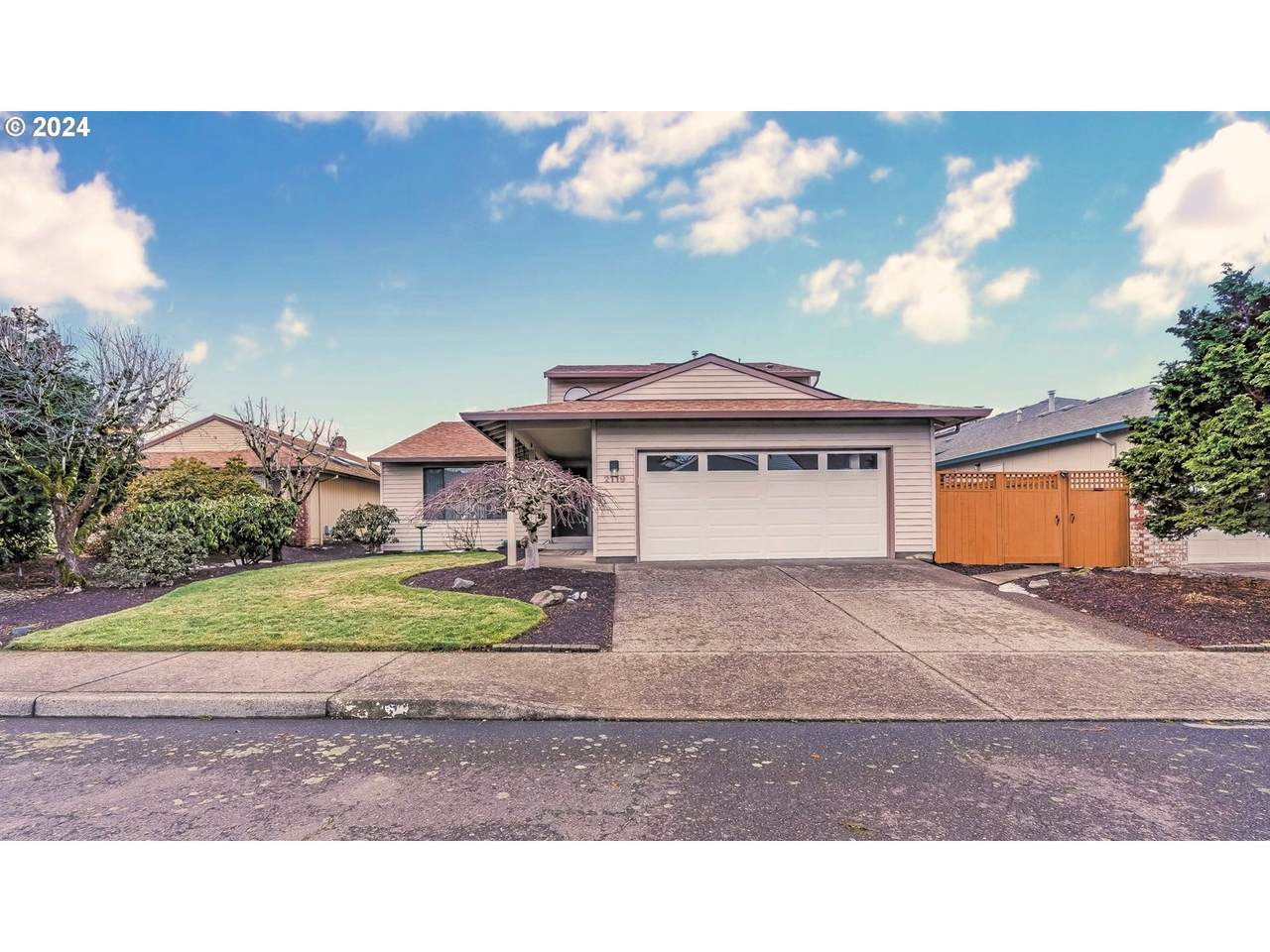 2119 158TH Ave - Photo 1