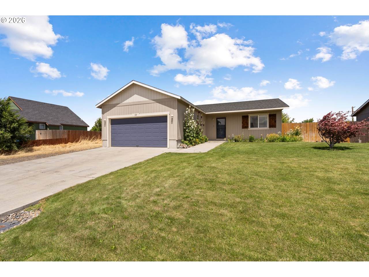122 Falcon Ct - Photo 1