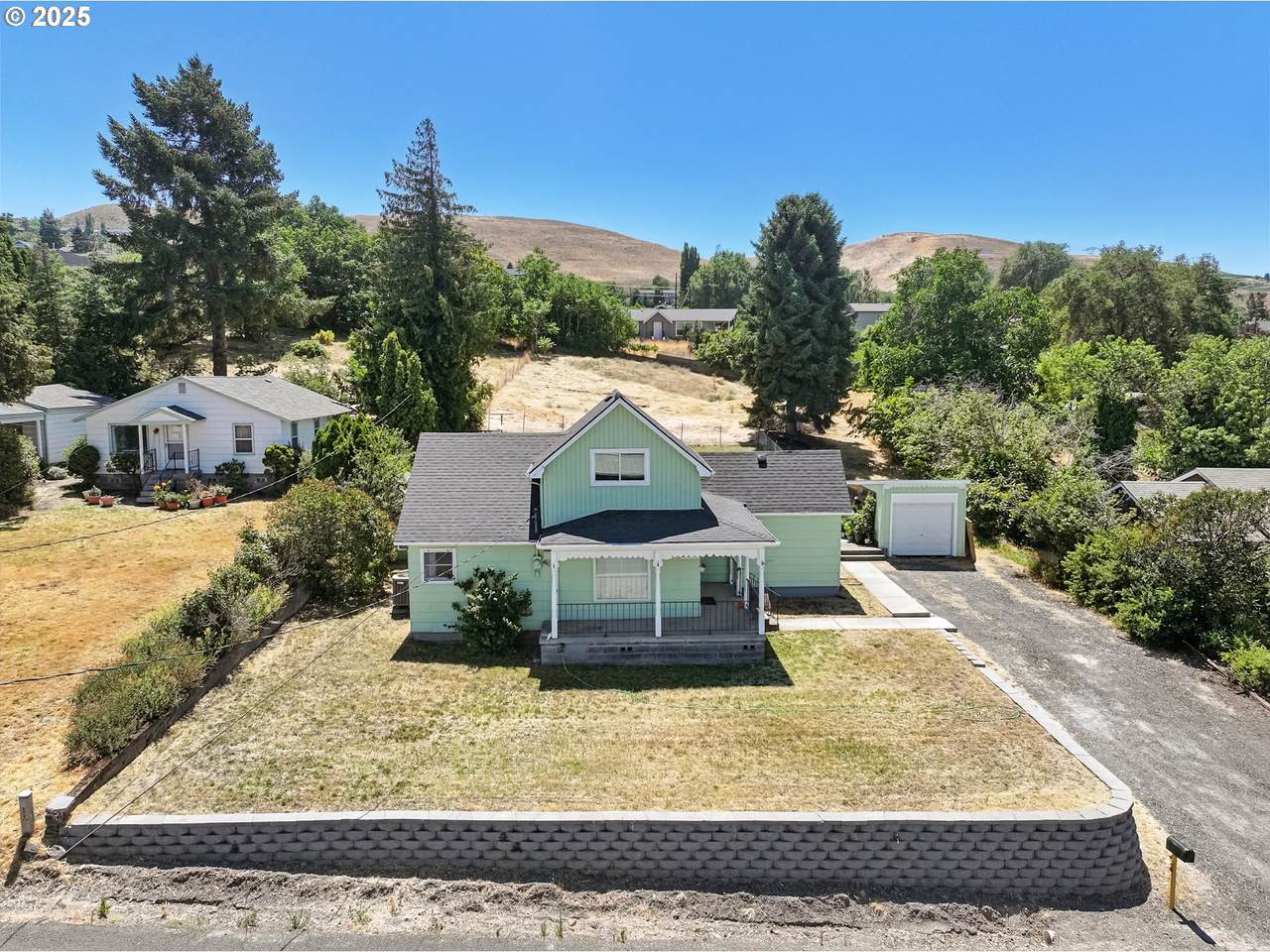 2510 10TH St - Photo 1