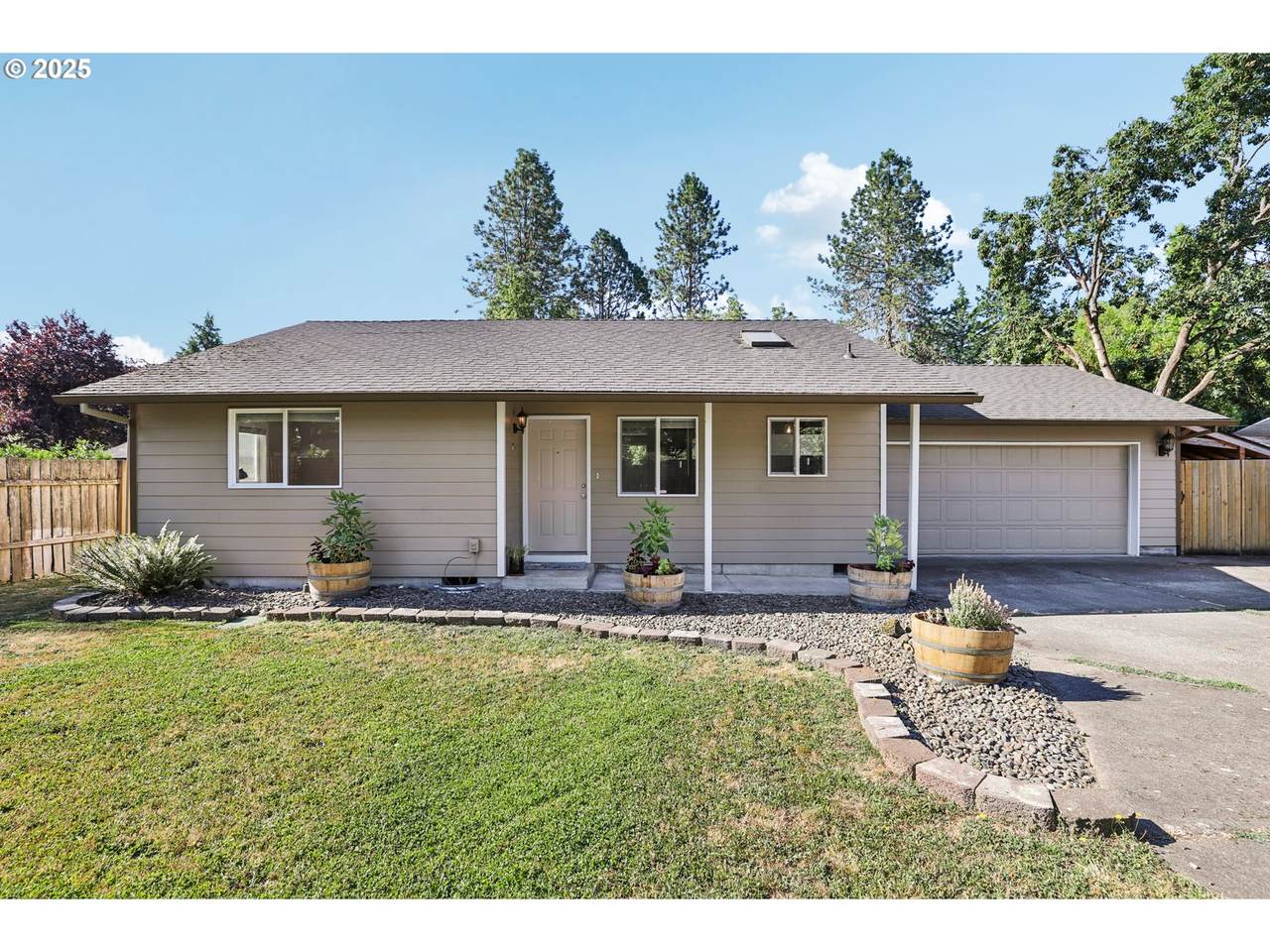 126 Fleishauer Ln - Photo 1