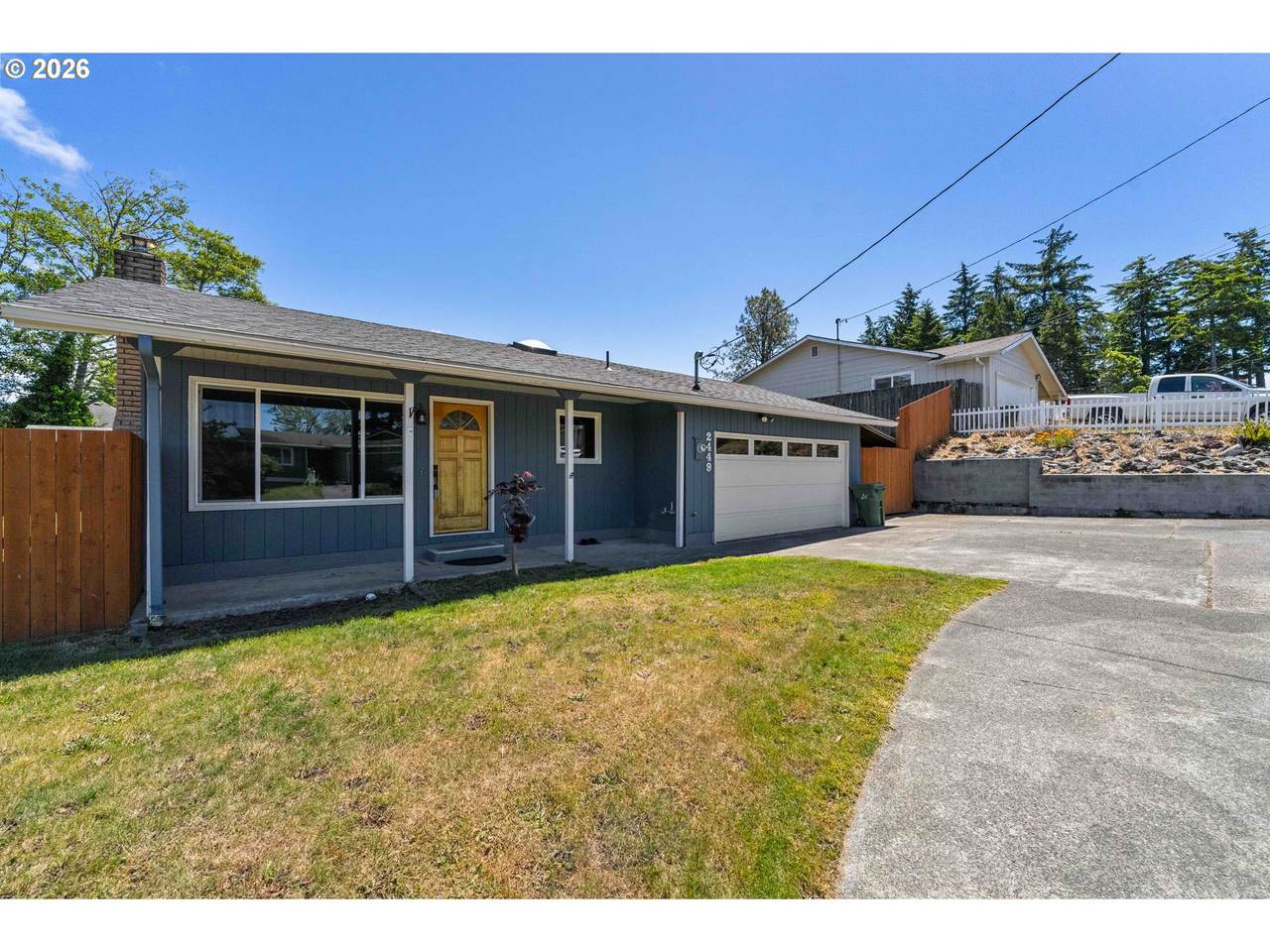 2449 Oak St - Photo 1