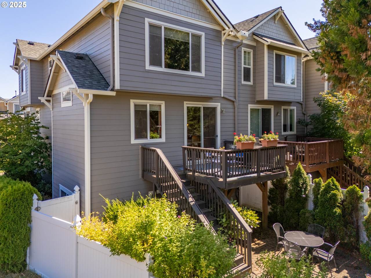 https://bt-photos.global.ssl.fastly.net/portland/1280_boomver_1_142877579-2.jpg