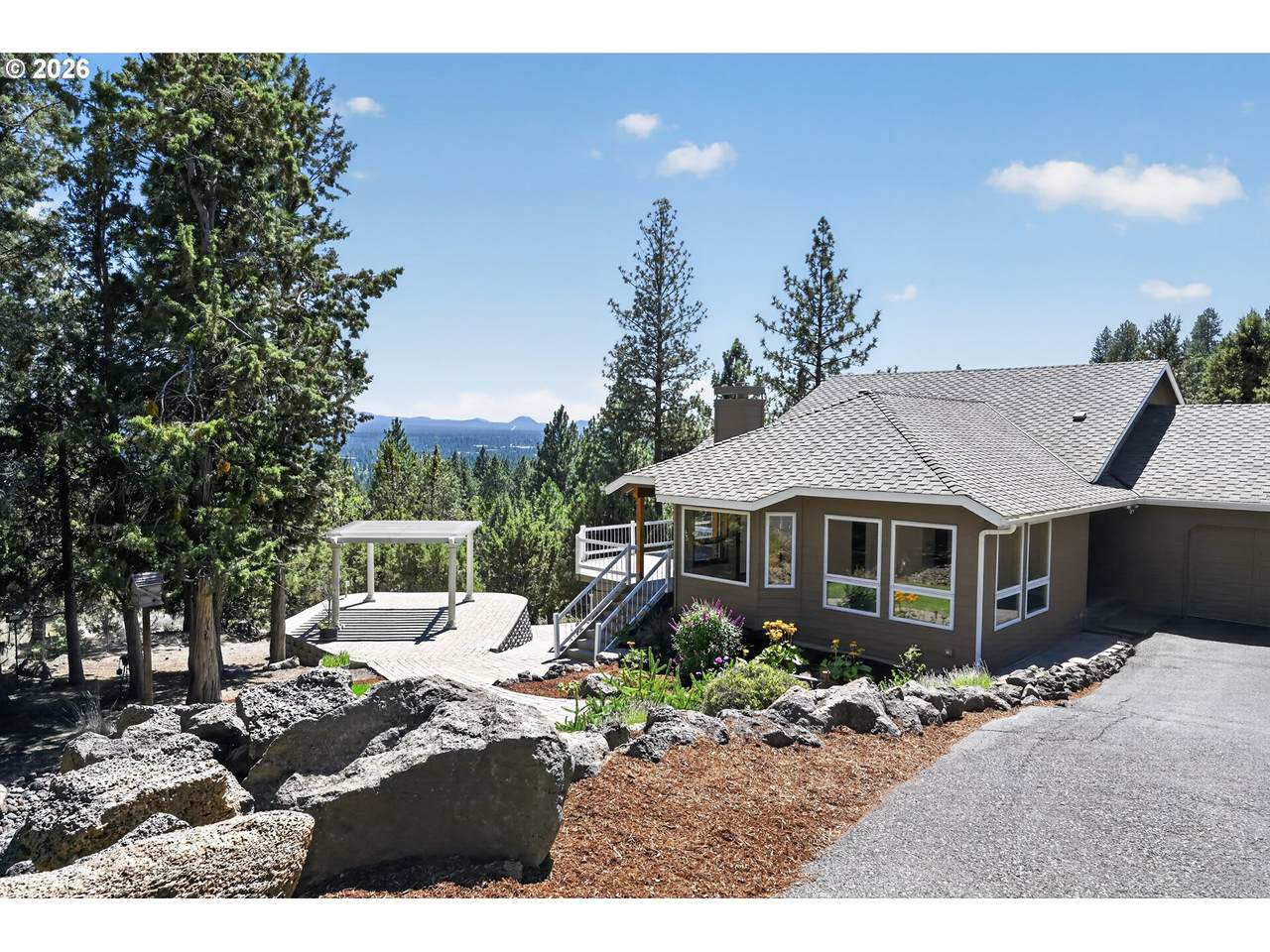 1573 City View Dr - Photo 1