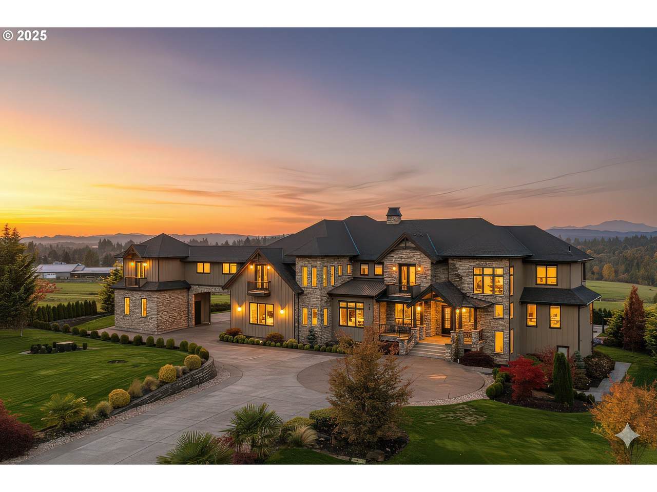 900 216TH St - Photo 1