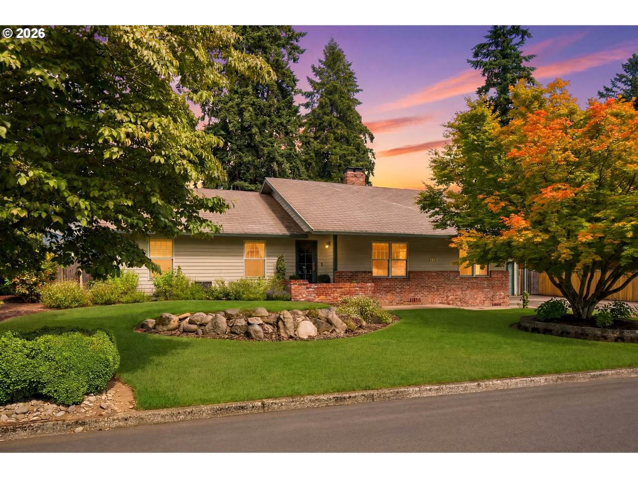 1605 Cascade Ave - Photo 1