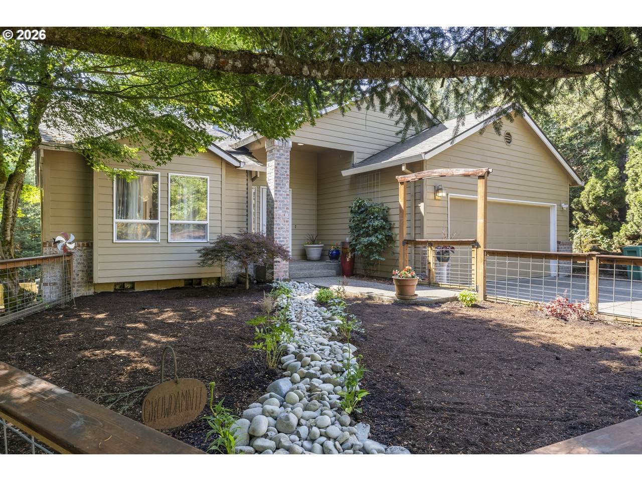 https://bt-photos.global.ssl.fastly.net/portland/1280_boomver_1_145488155-2.jpg