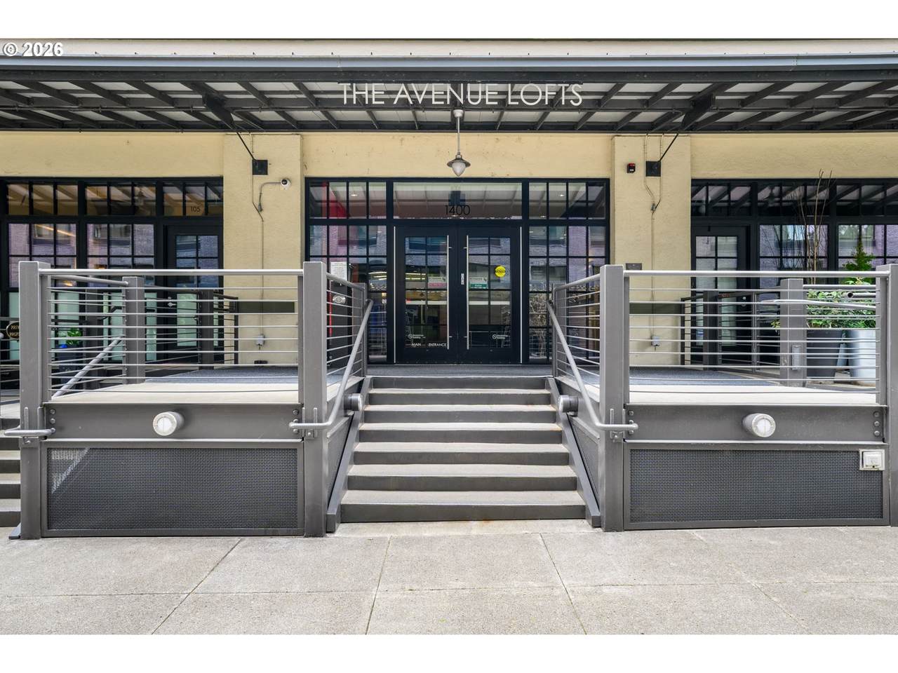 1400 Irving St - Photo 1