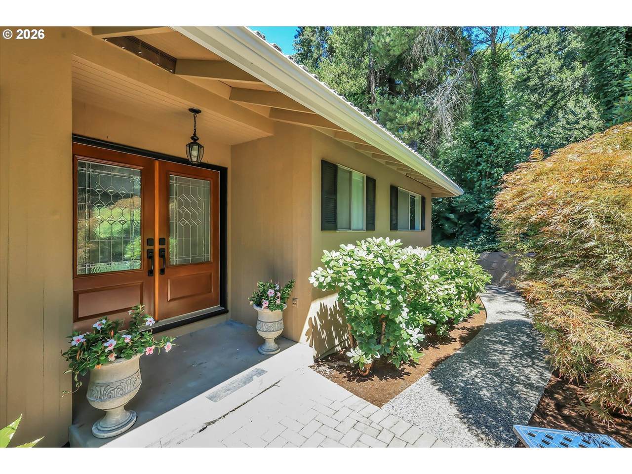 https://bt-photos.global.ssl.fastly.net/portland/1280_boomver_1_146130799-2.jpg