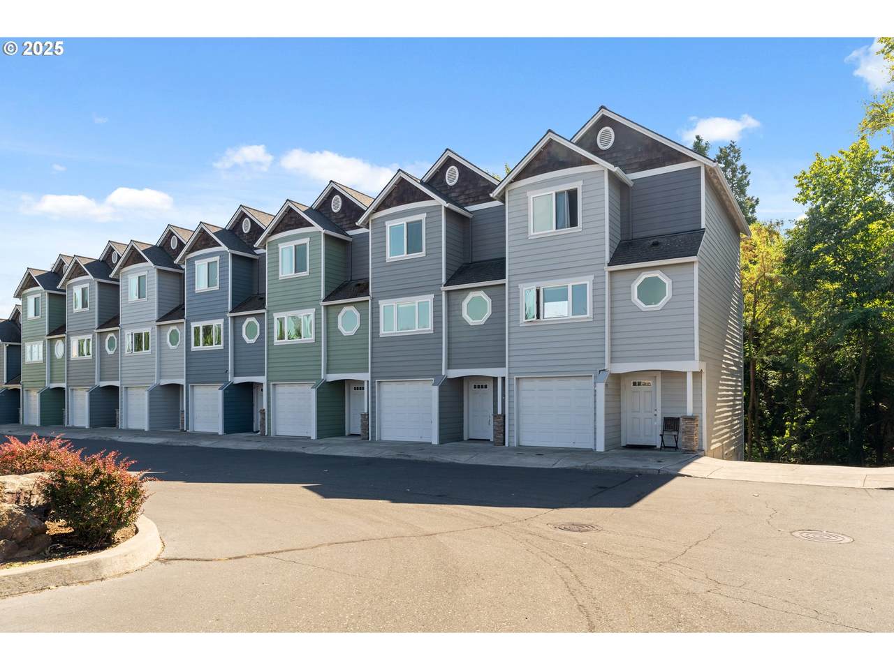 990 8TH Pl - Photo 1