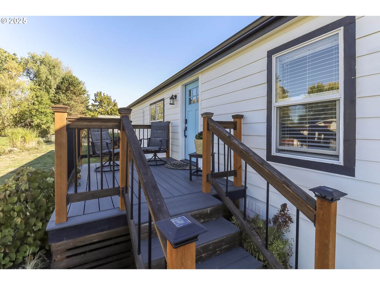 620 2ND St - Photo 1