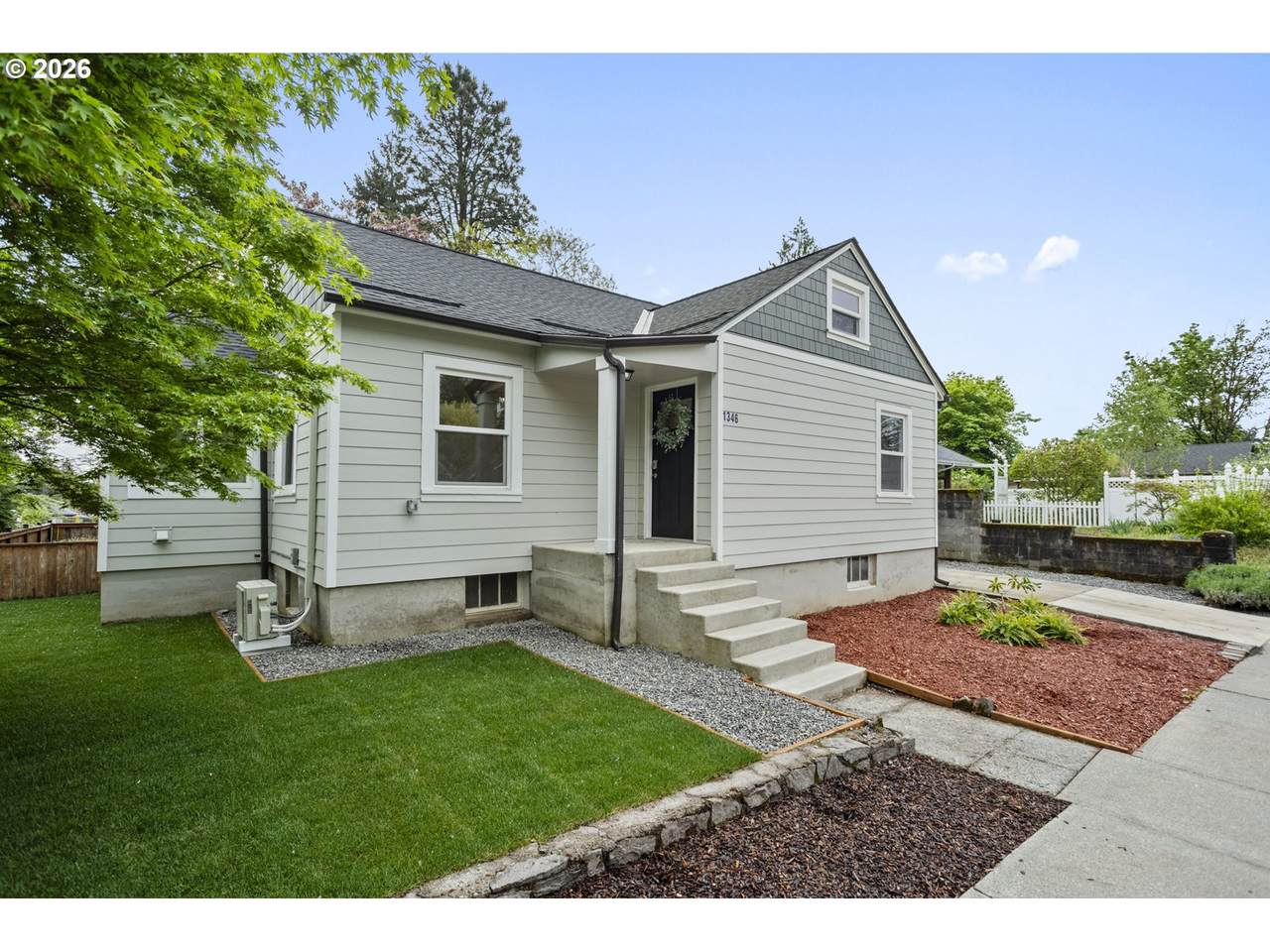 1346 Couch St - Photo 1