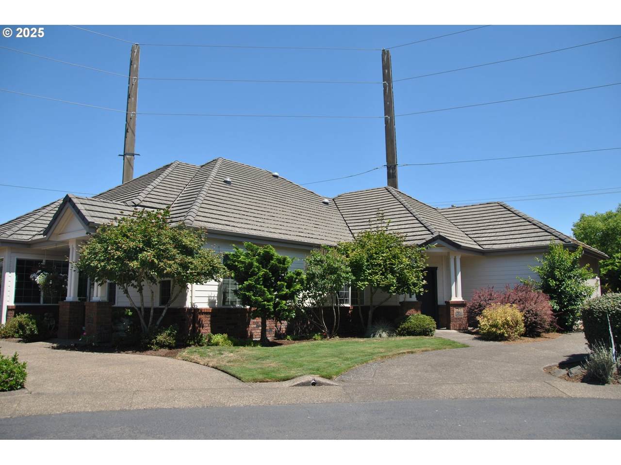 2063 Lake Wind Dr - Photo 1